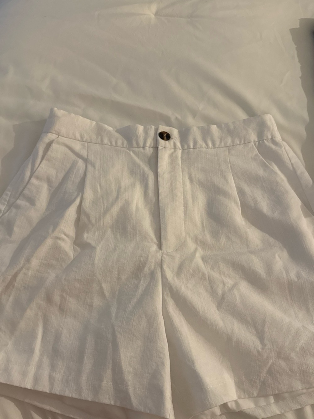 Men's White Linen Blend Pleated Shorts